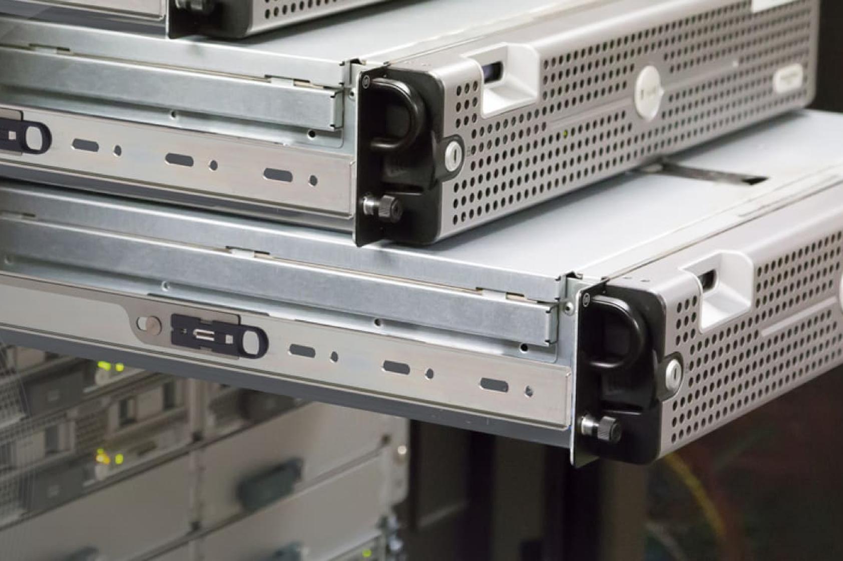 gSlide heavy-duty slide used in industrial server rack